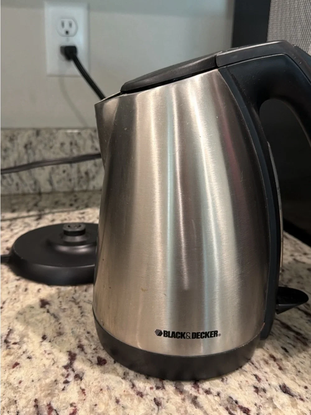 Black & Decker Stainless Steel Electric Kettle in Silver and Black